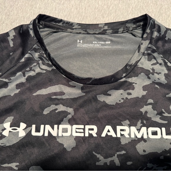 Under Armour Men's Black Camo Workout Shirt - Picture 3 of 4